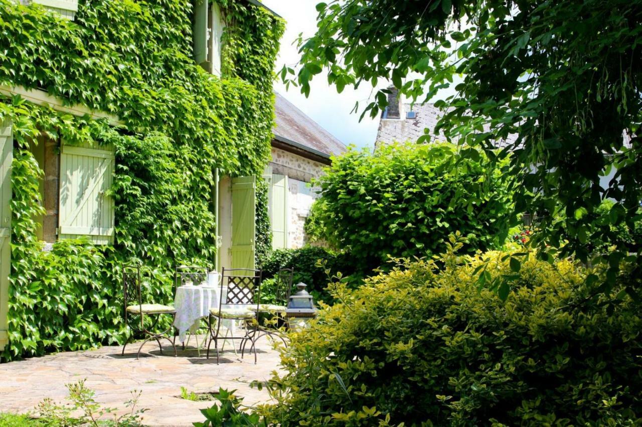 Chez Claire Bed & Breakfast Chamborand Exterior photo
